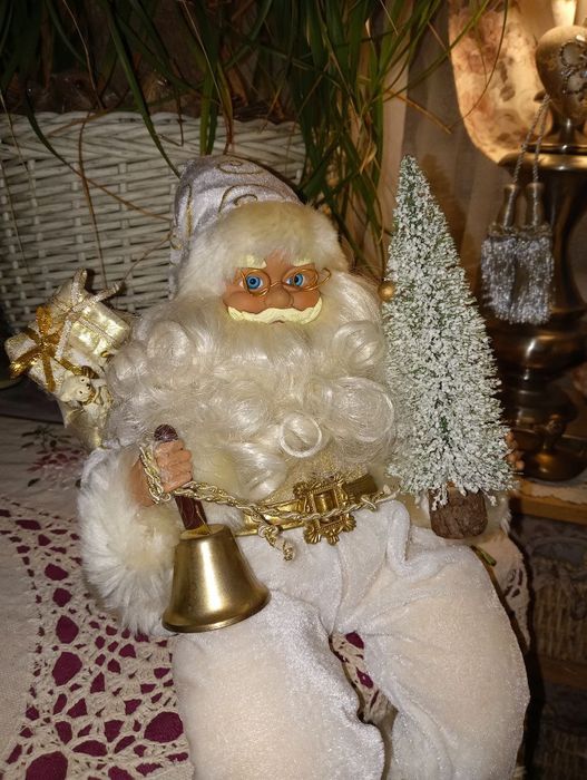 Декоративний Санта Клаус що сидить, м'яка іграшка Санта, що лежить