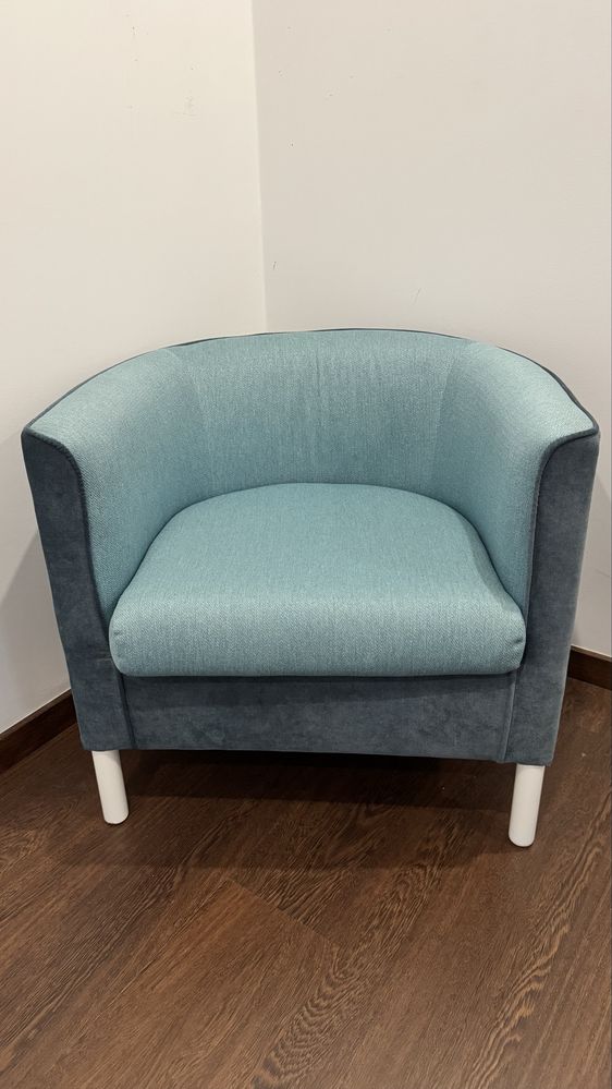 Quarto completo + poltrona + mesa de centro – Bom estado