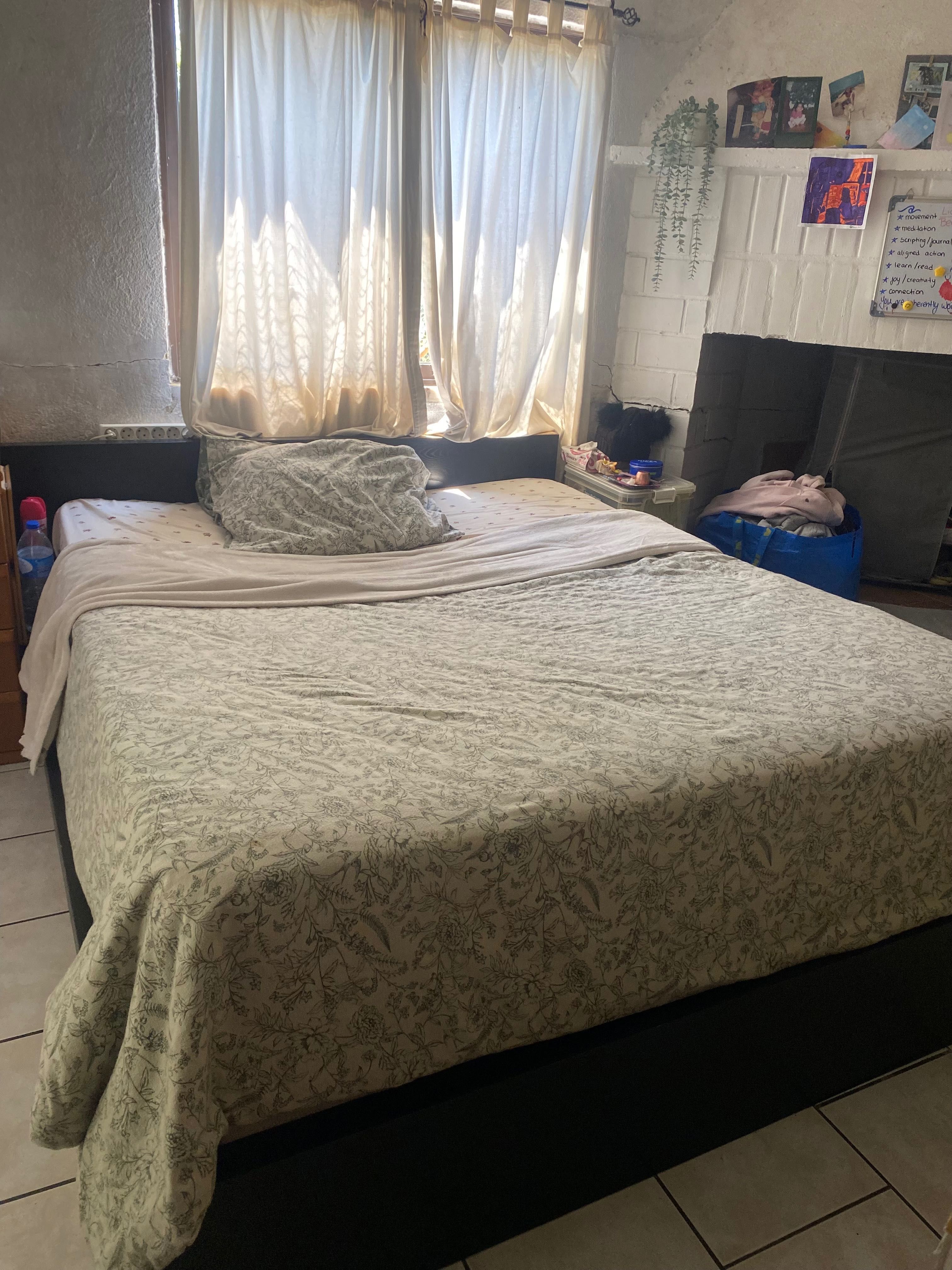 Cama de Casal com 2 COLCHÕES