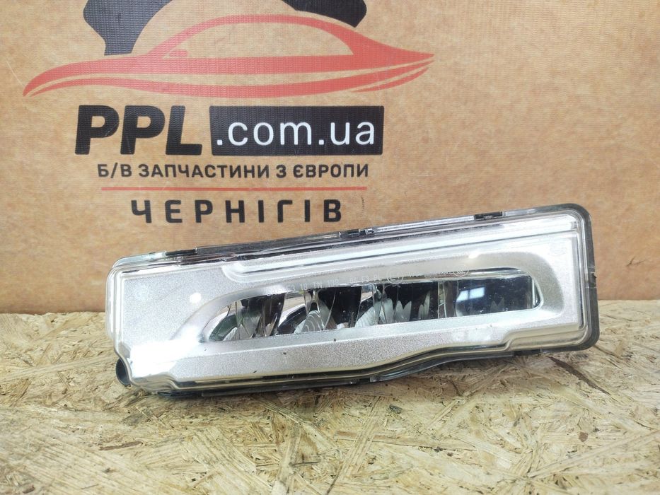 BMW X5 G05 2018-2024 противотуманная фара туманка левая LED 7406365