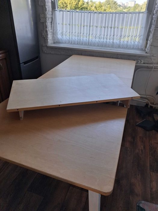 Solidny stół ikea, dwa krzesla gratis