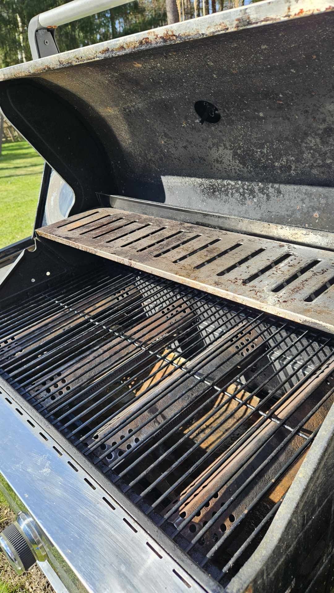 Grill gazowy 4 palnikowy mało używany
