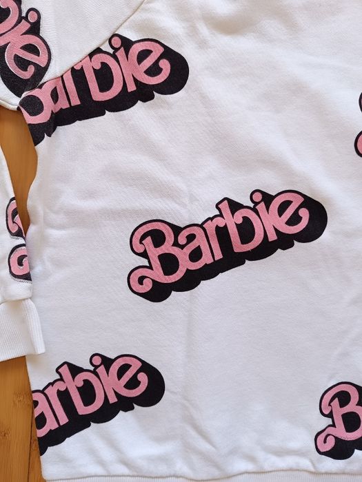 Sweatshirt branca com estampa Barbie