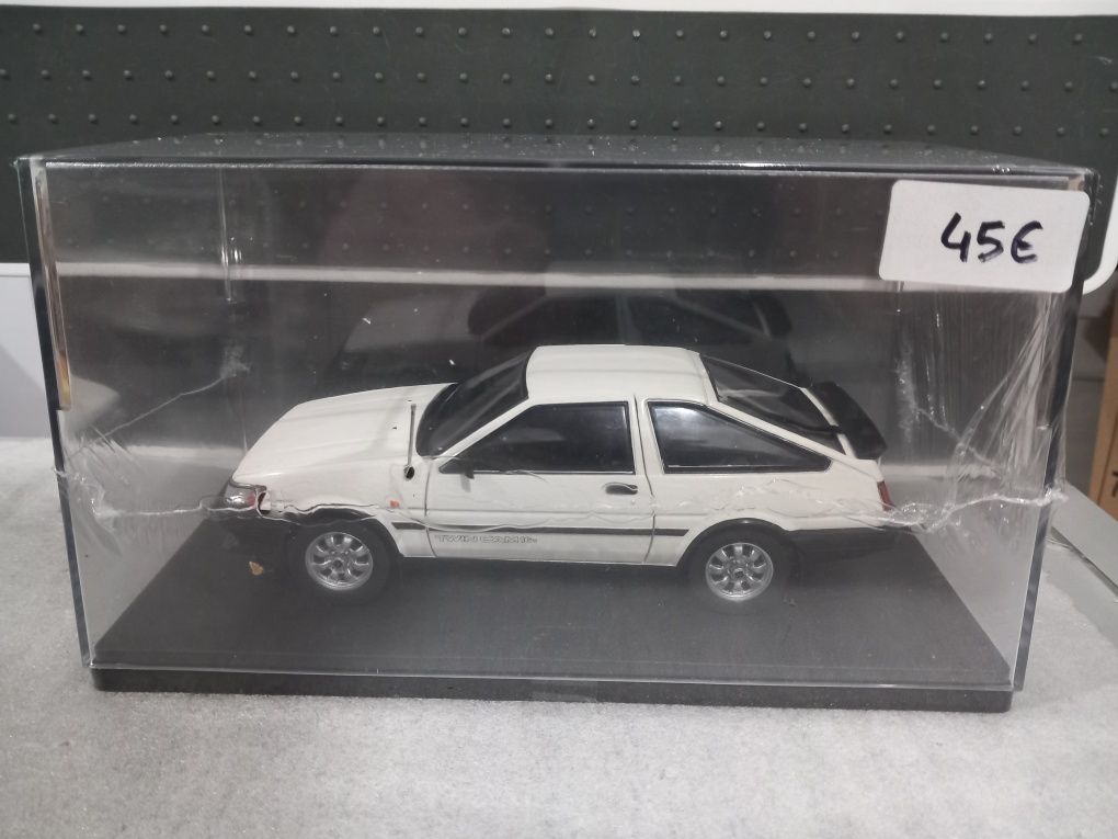 Miniaturas Toyota Corolla AE86 1/24