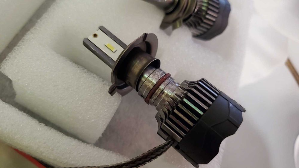 Світлодіодні лампи H7, 8000K White Blue, 600000LM 800W