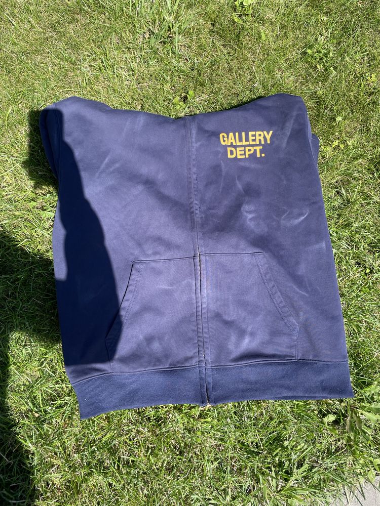 Zip hoodie gallery dept.