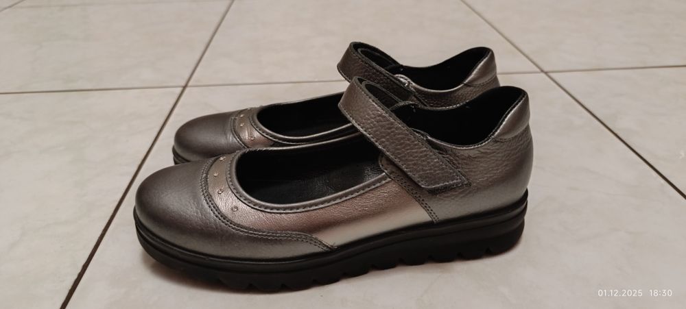 Туфлі для дівчинки