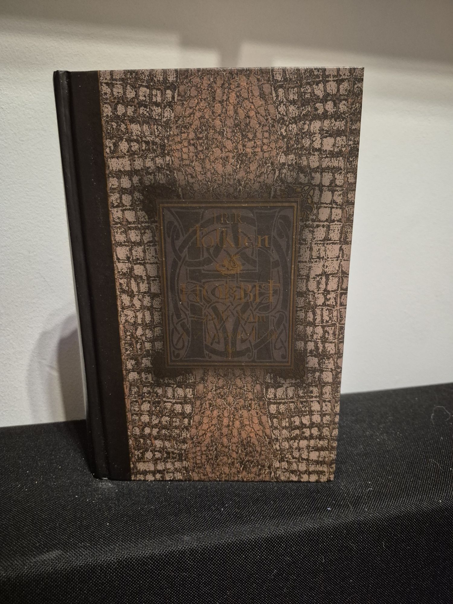 John Ronald Reuel Tolkien - Hobbit, czyli tam i z powrotem