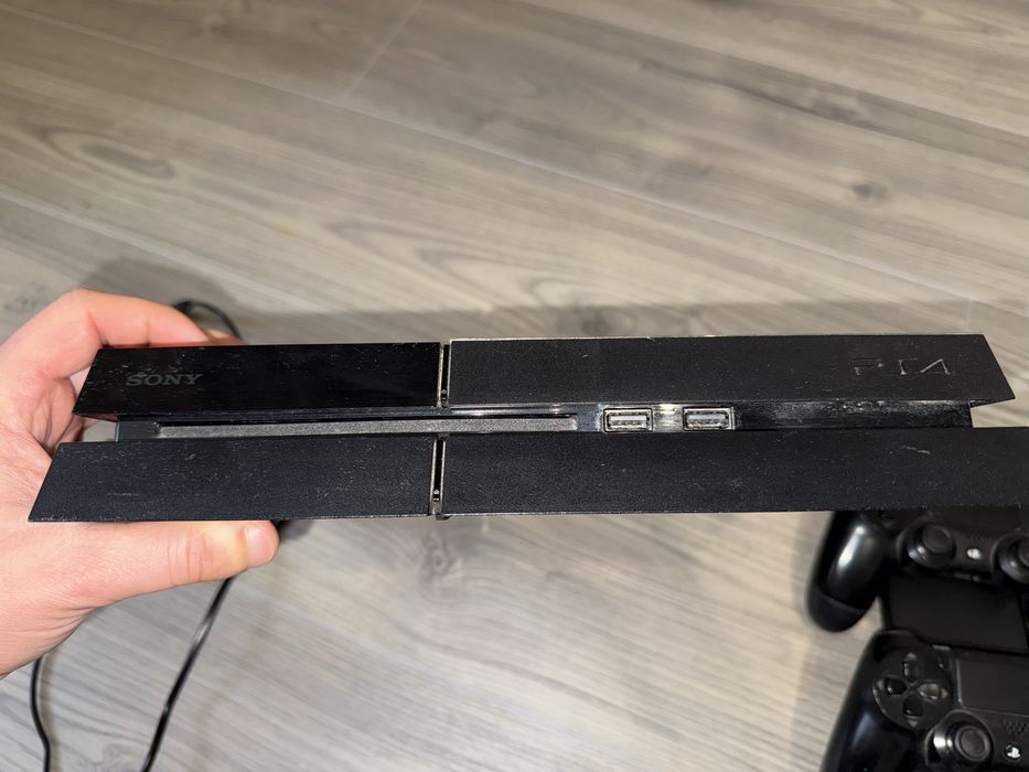 Playstation 4 +2 джойстика