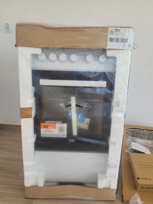 Kuchenka Beko FSS57000GW