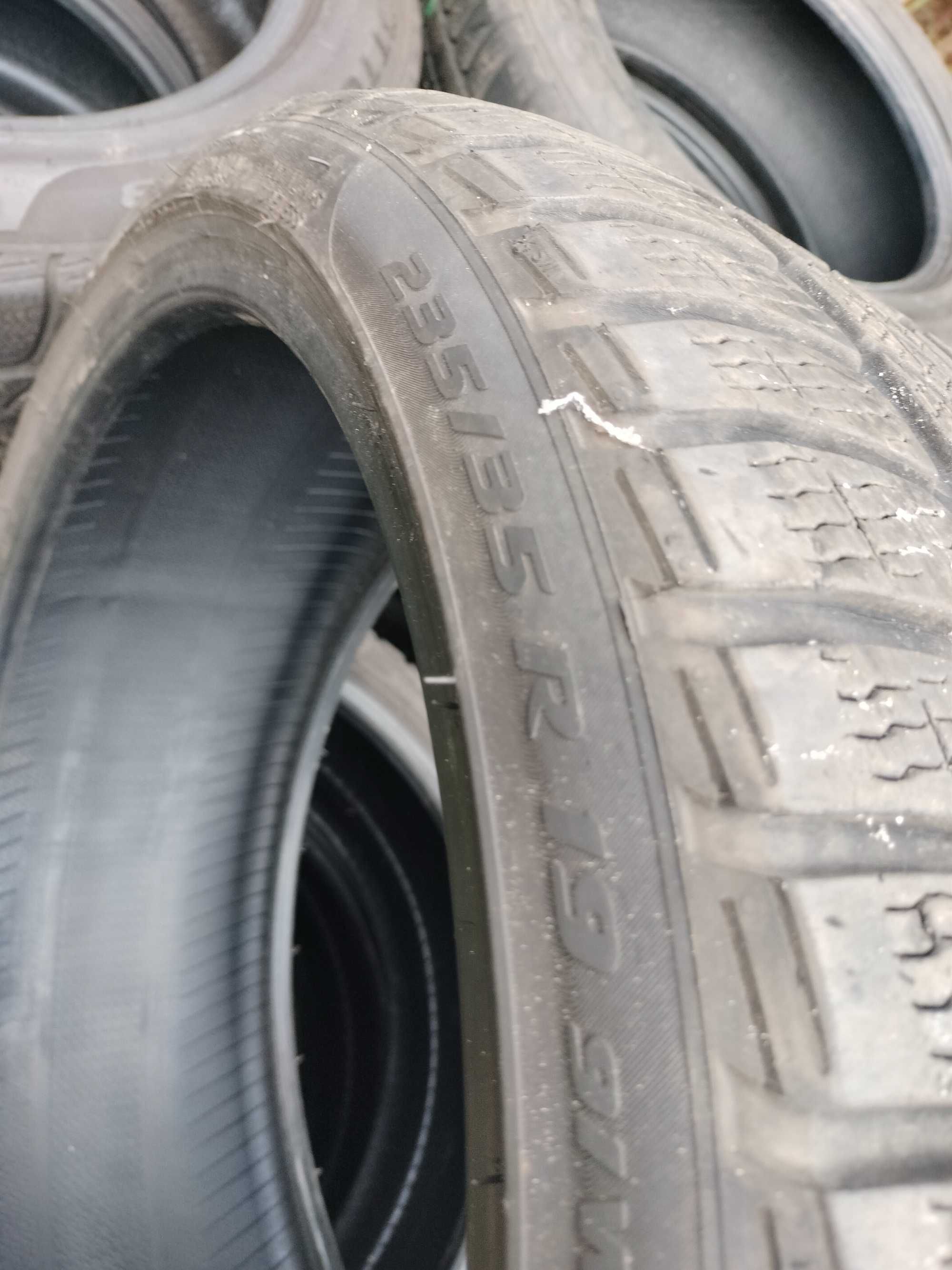 opony PIRELLI 235/35 R19 ZIMA