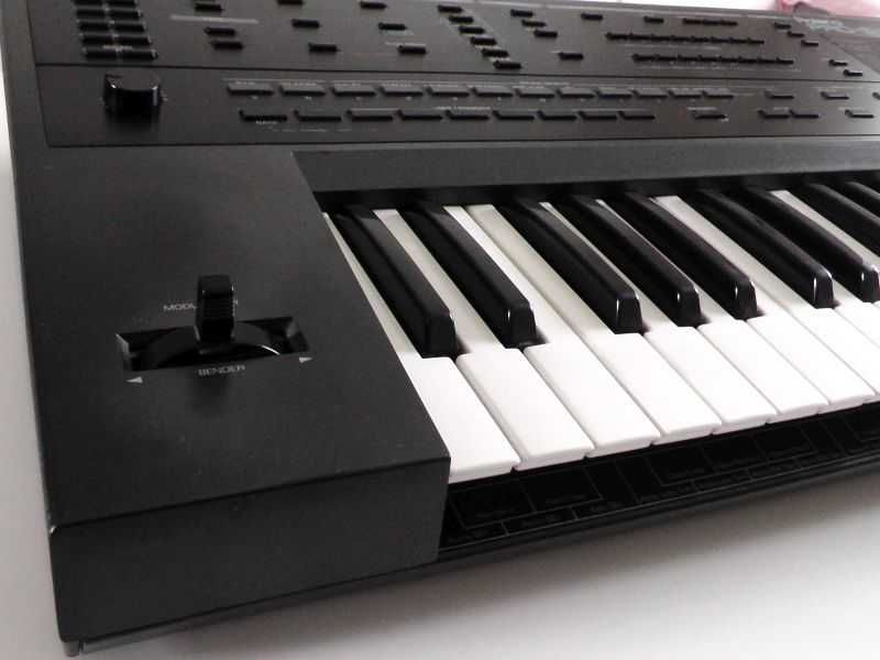 Roland PRO-E Intelligent Arranger Syntezator