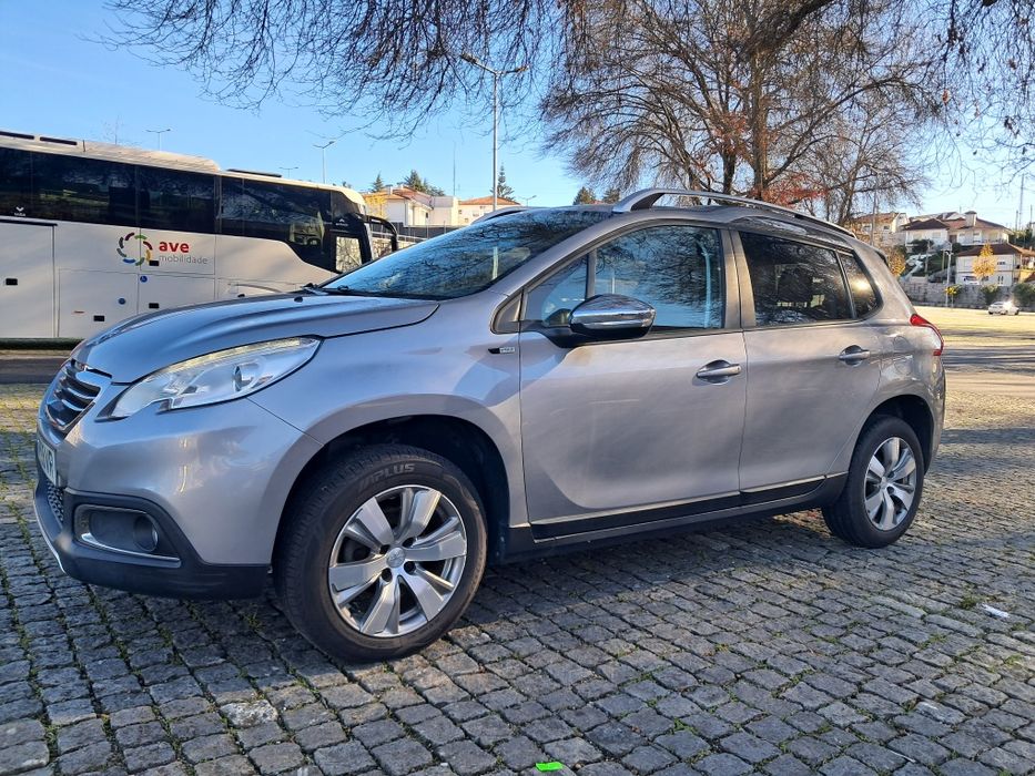 Peugeot 2008 1.2 pure tech style