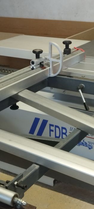 Форматно - розкрійний станок FDB FR45ZS