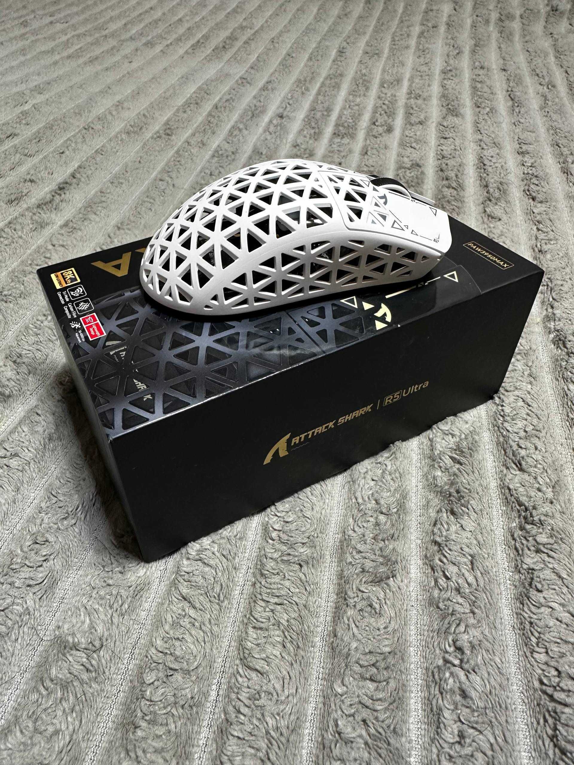 Мишка з карбону Attack Shark R5 Ultra PAW3950MAX