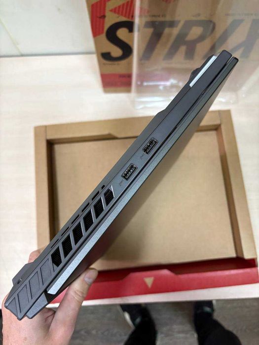 ASUS Strix G16 AMD Ryzen 9/16GB/1Tb SSD/RTX 5070 Ti
