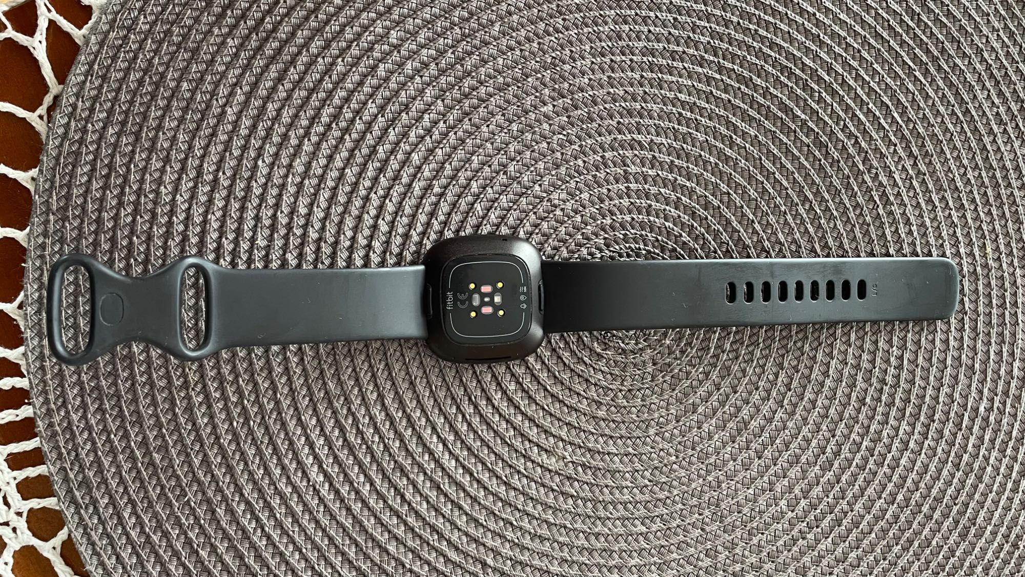 Sprzedam Smartwatch Fitbit Sense czarny Versa3