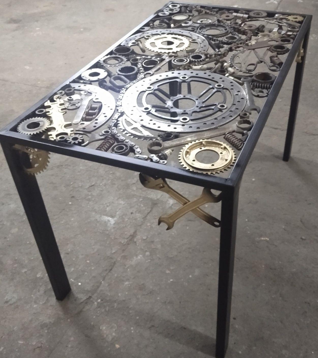 Meble z metalu industrial