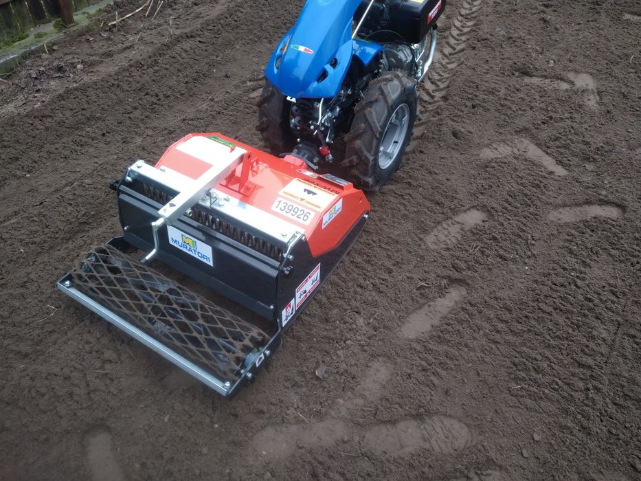 Usługi glebogryzarką separacyjną, zakładanie trawników