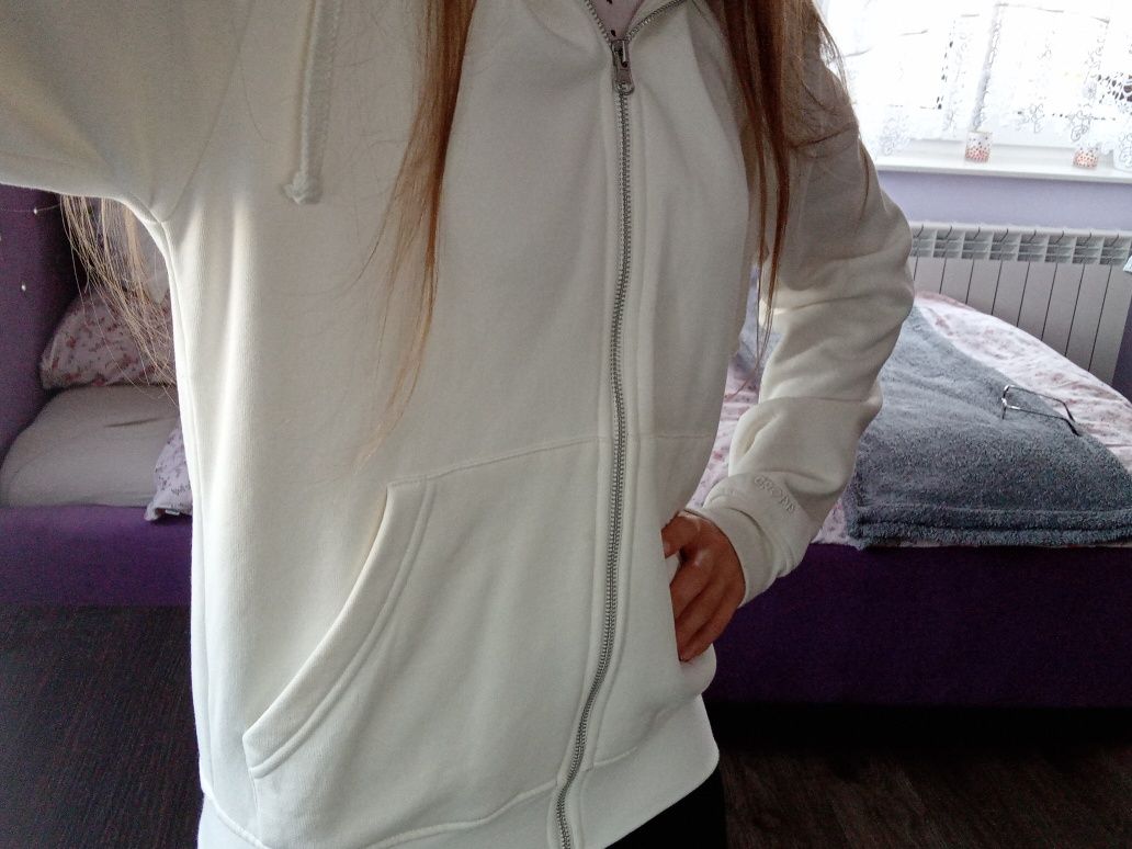 Kremowa, rozpinana bluza
