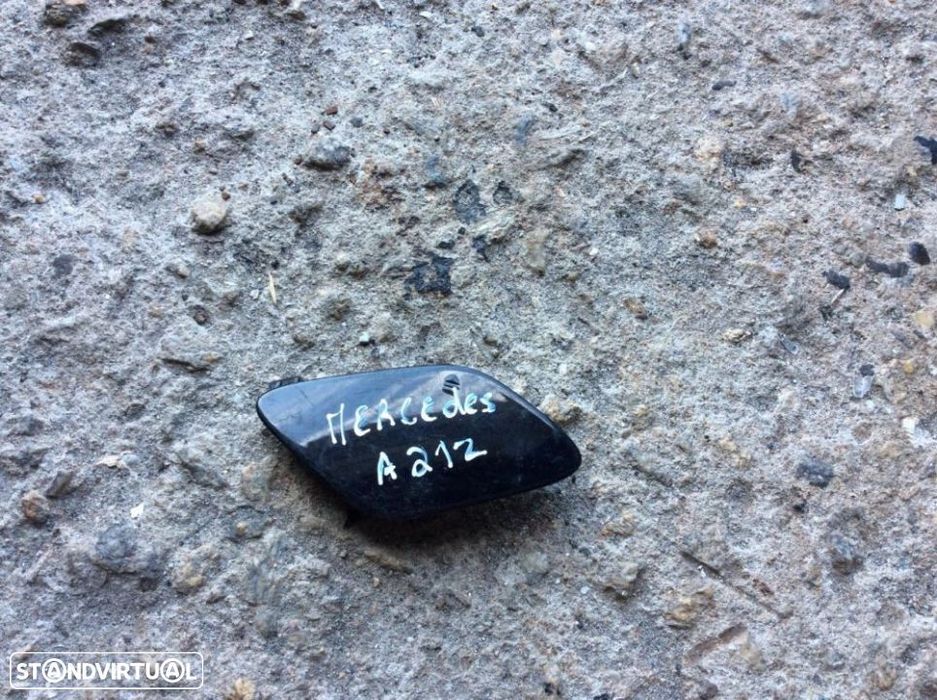 Tampa reboque Mercedes a212