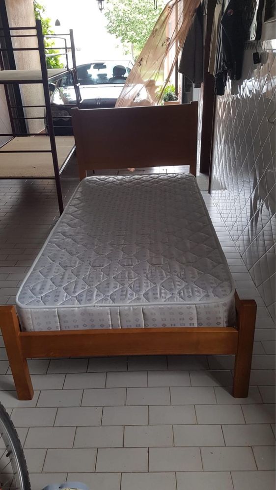 Cama solteiro cerejeira