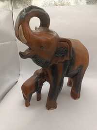 Piękna drewniana rzeźba słonie mama i dziecko  uniesiona trąba
