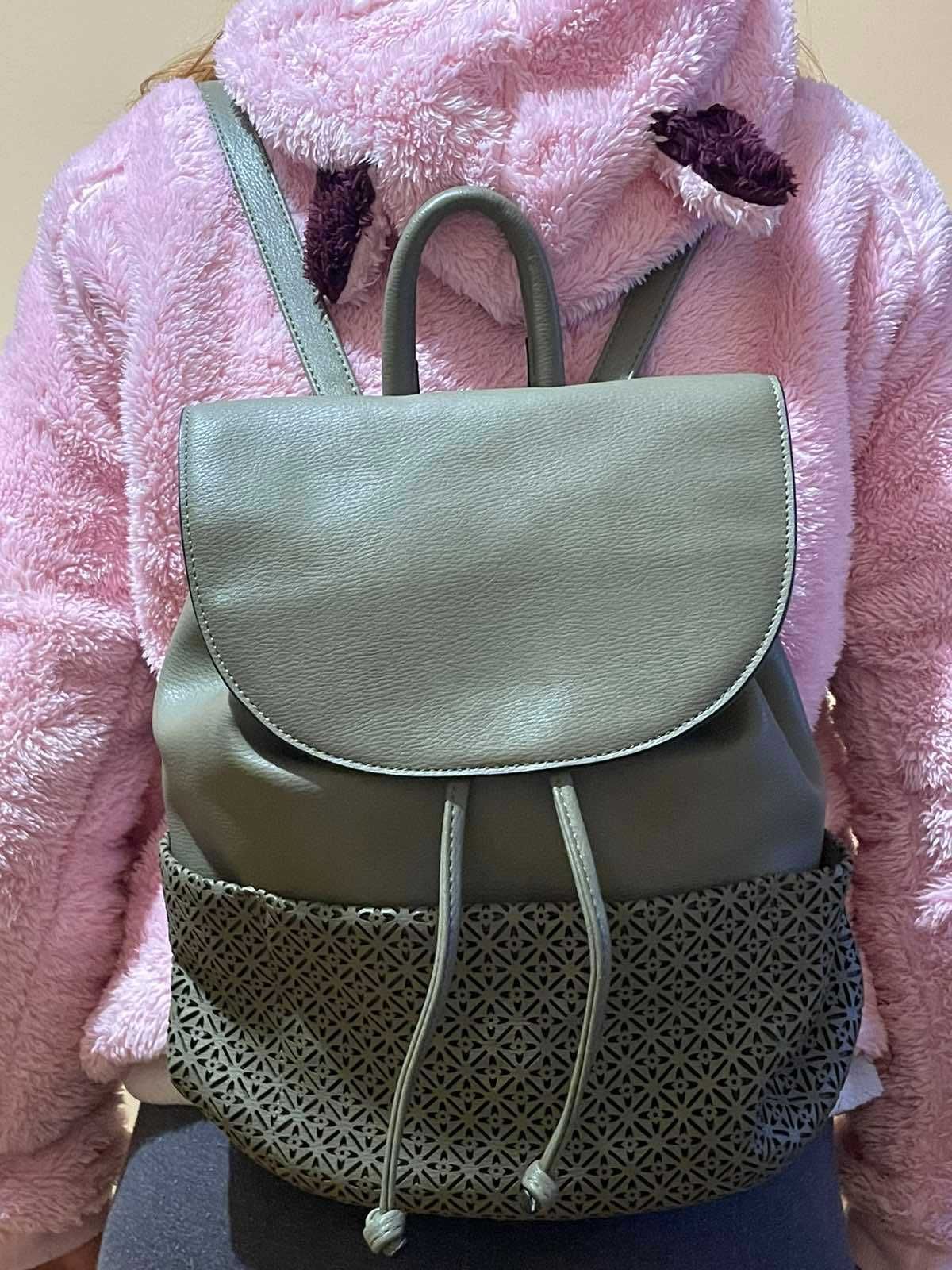 Рюкзак жіночий зелено-сірий