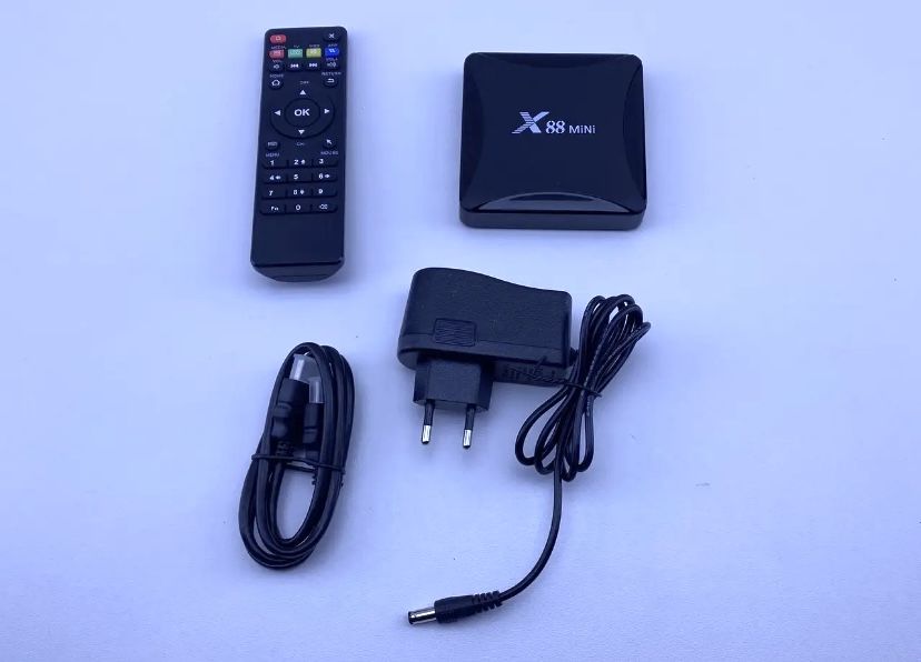 Смарт приставкаTV Box Android 4Ядра 2Gb/16Gb приставки для телевізорів