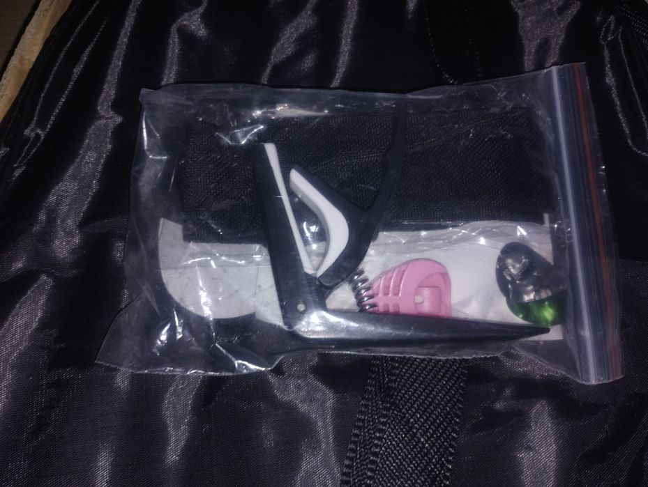 Акустическая гитара фиолетовая новая