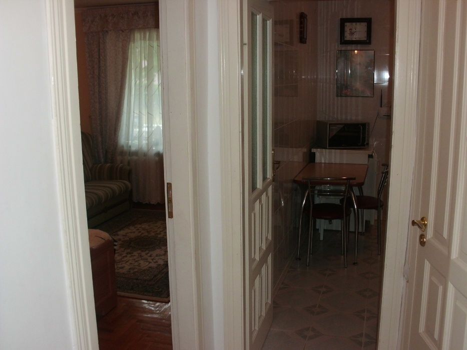 1-но кім. квартира вул.Івасюка 1. 2 поверх