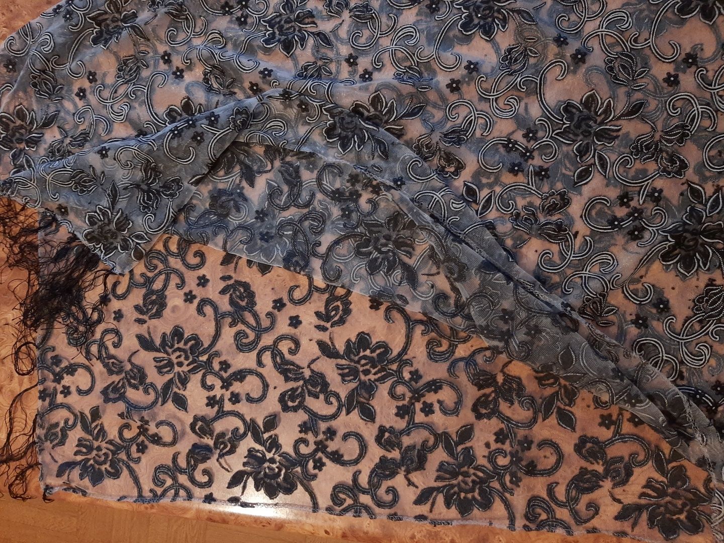 Красивый шарф,шарфик 140/50 см
