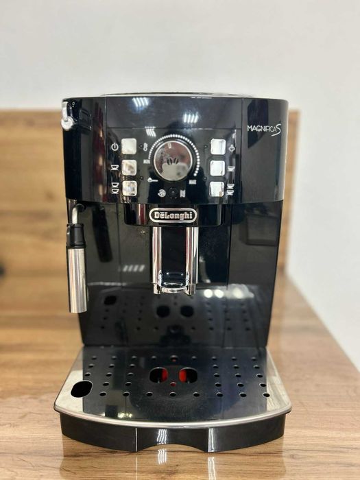 Delonghi ECAM 21.116.B Кавова машина