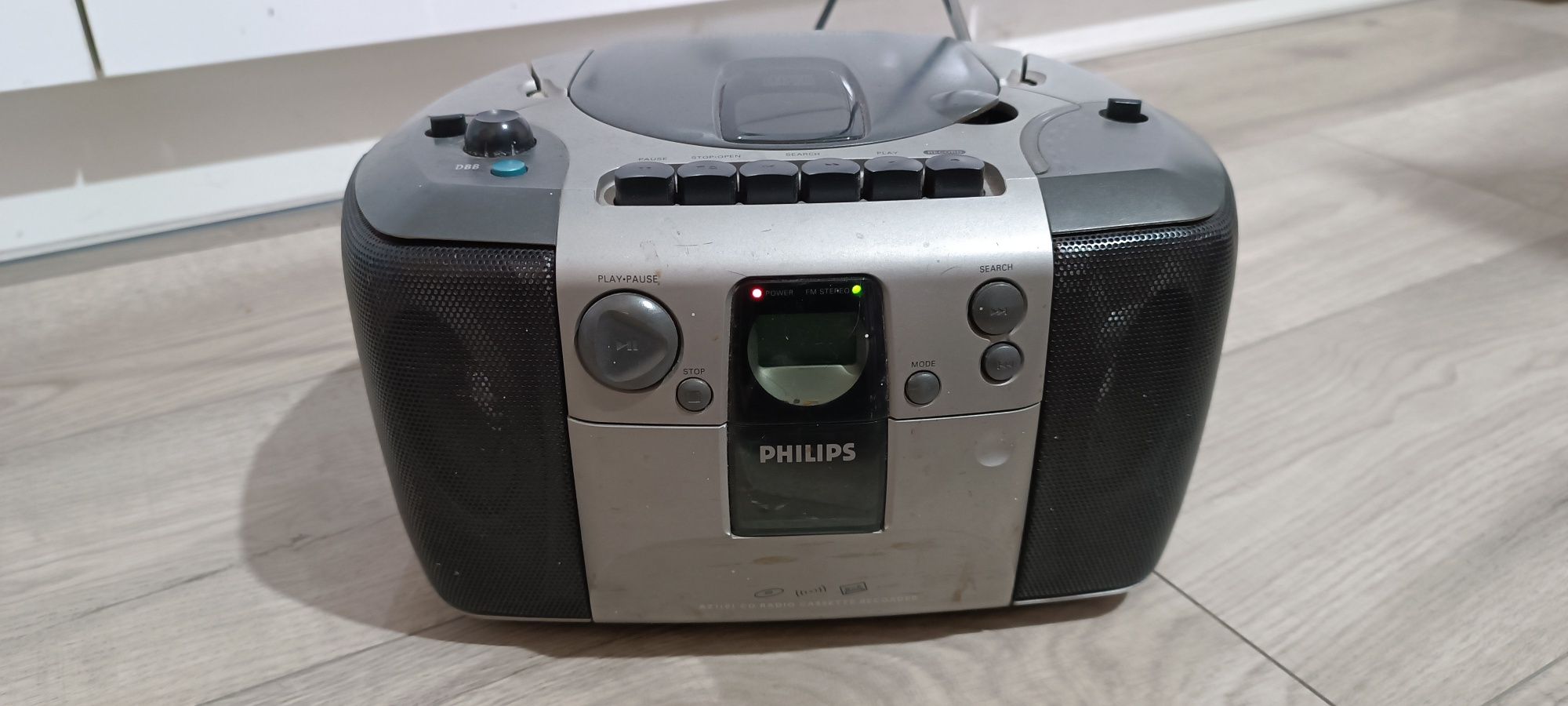 Philips az1101 boombox