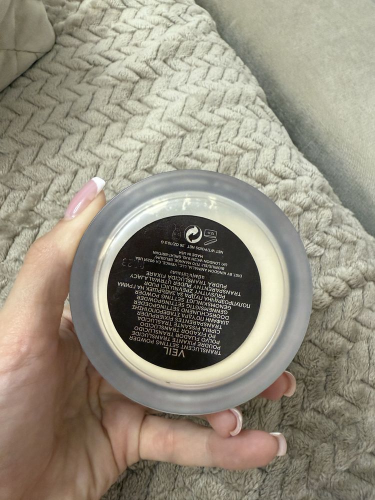 Hourglass Veil Translucent Powder