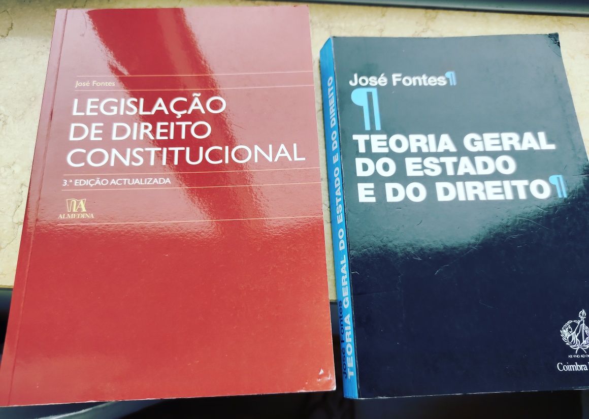 Livros de Direito (os dois)