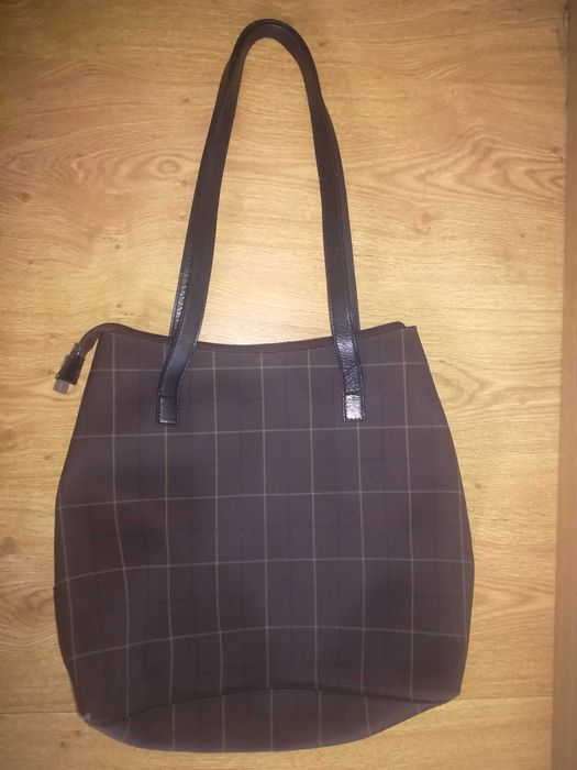 Mala de senhora castanha