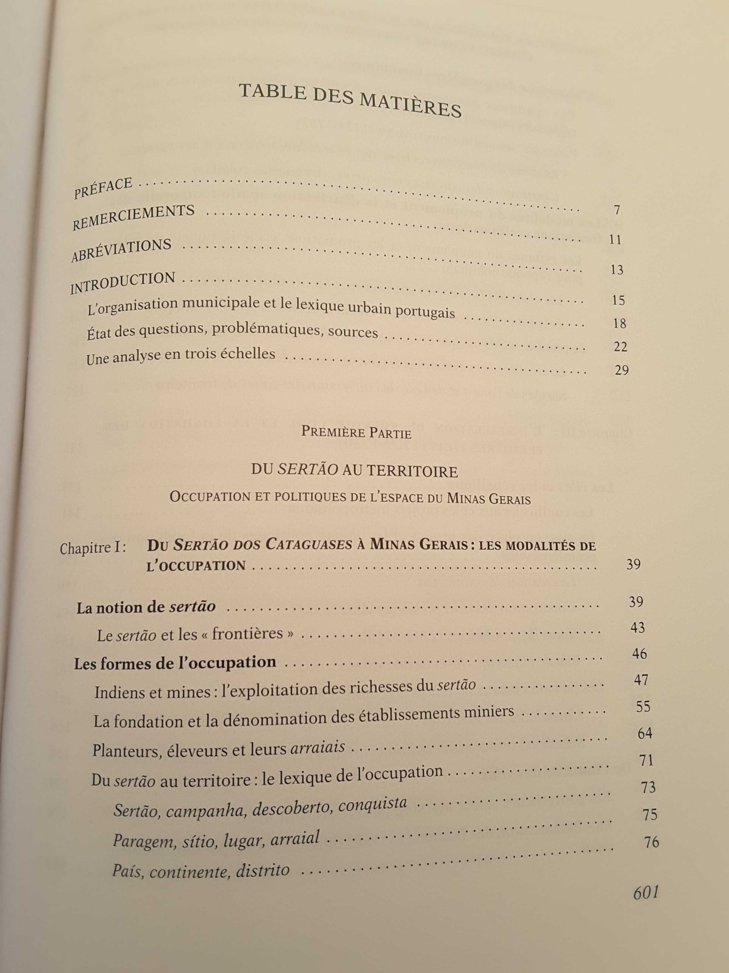 Enes: A Guerra de África / Des Terres Aux Villes de l´Or. Minas Gerais