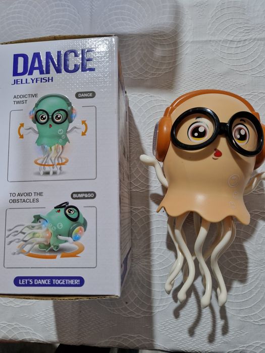 Polvo dançarino super divertido.  Novo