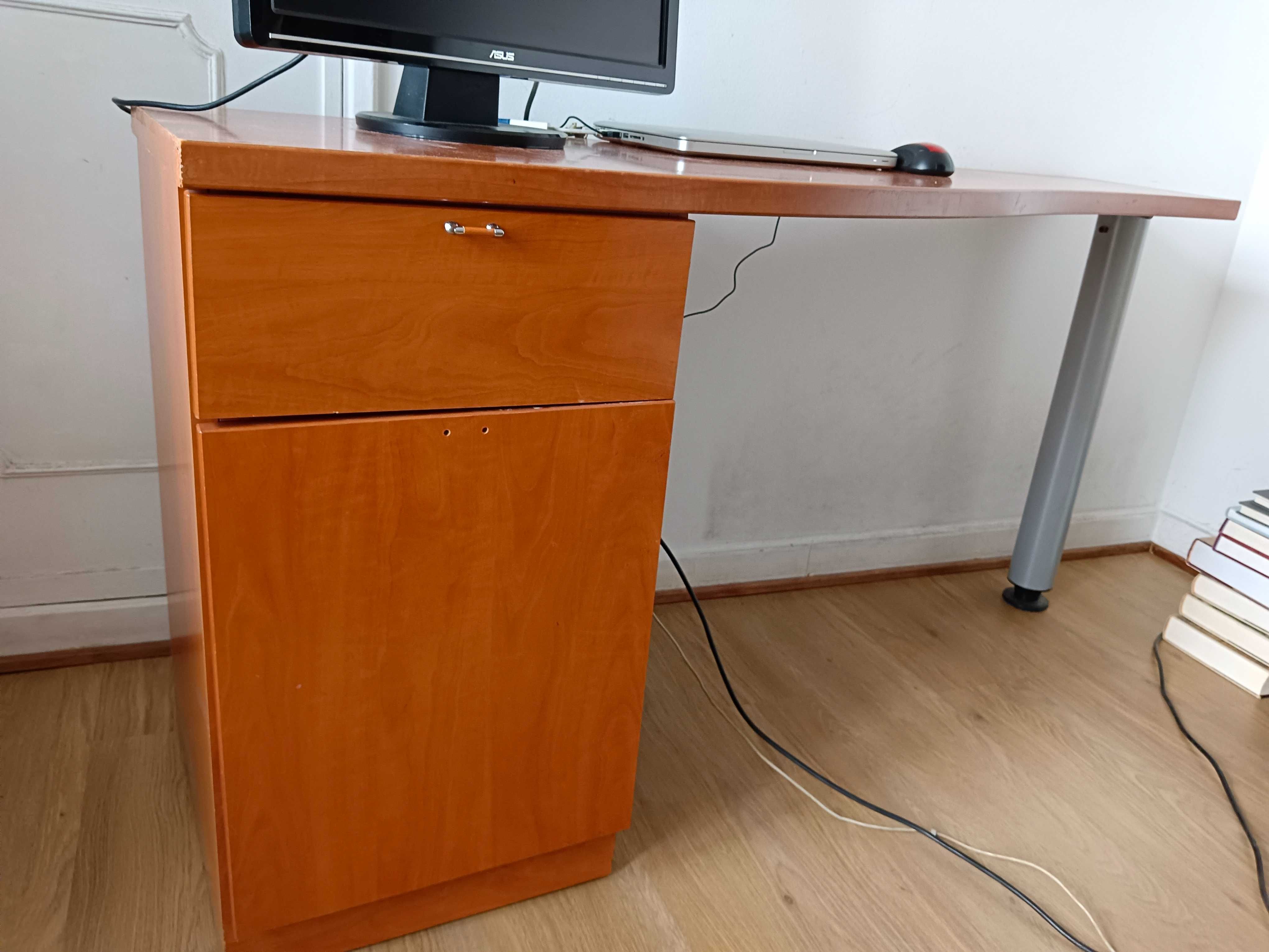 Estante e Secretaria