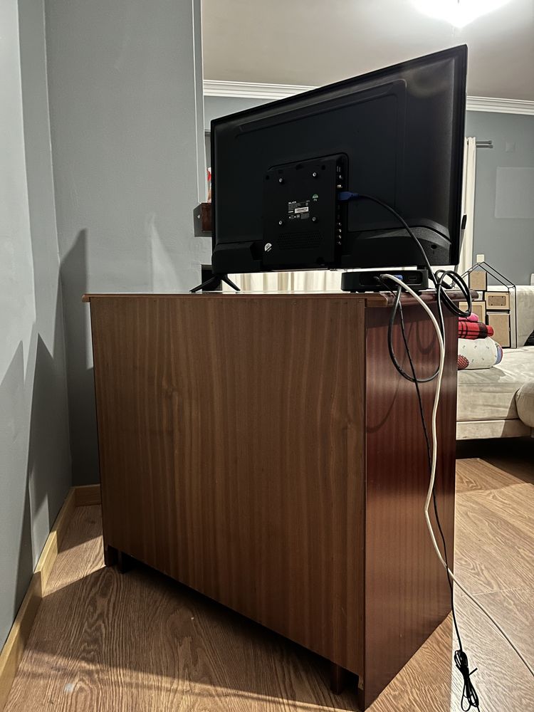 Móvel TV em madeira maciça