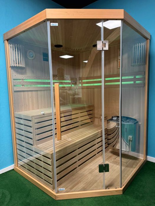 Sauna fińska wewnętrzna 150x150, 4 os., piec HARVIA 6kw, audio