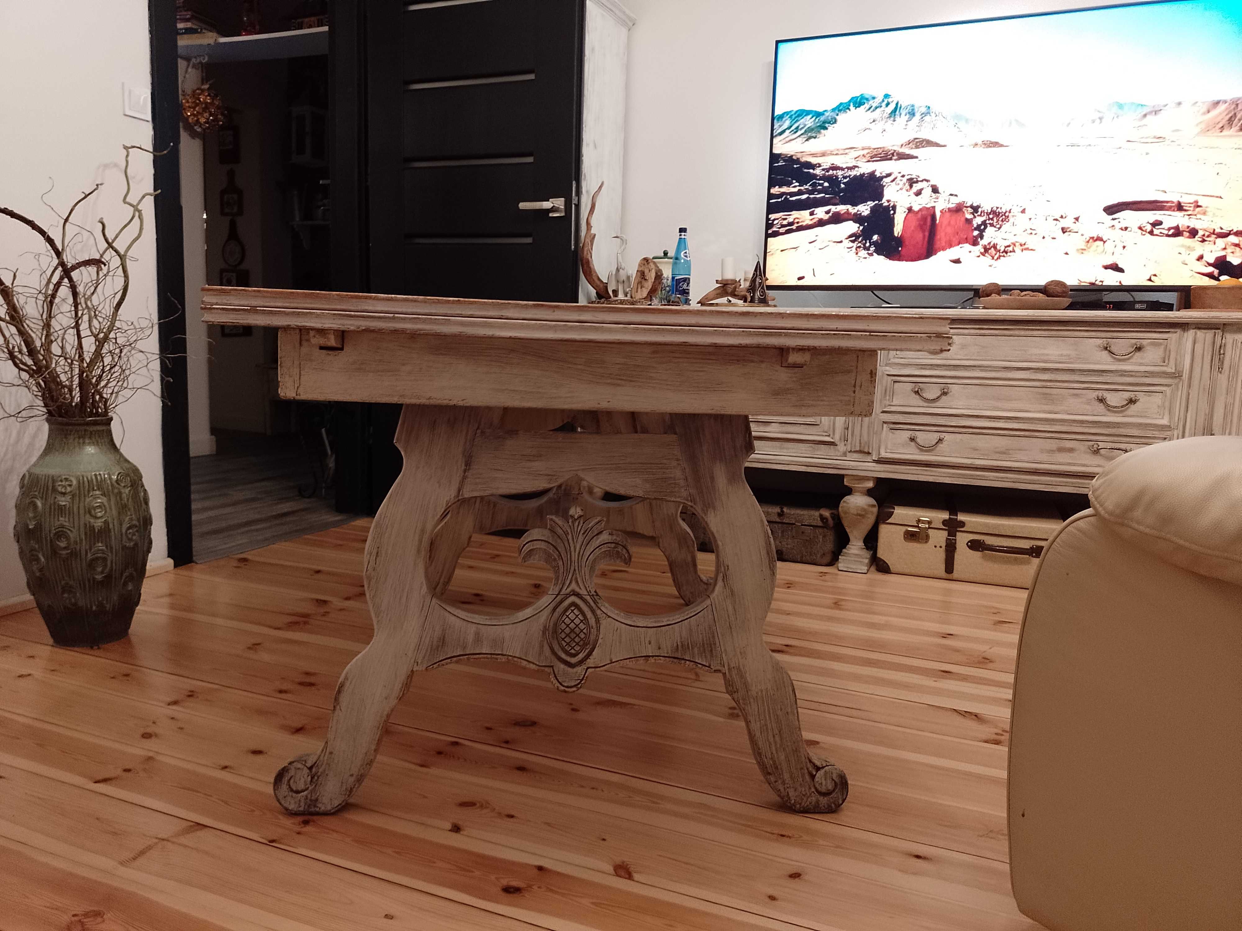 wyjątkowy, "szczęśliwy" stół drewniany