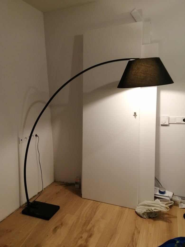 Lampa stojąca czarna, podstawa z marmuru