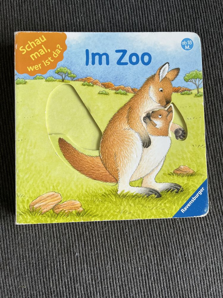 Książeczka ruchoma dla malucha "Im Zoo"