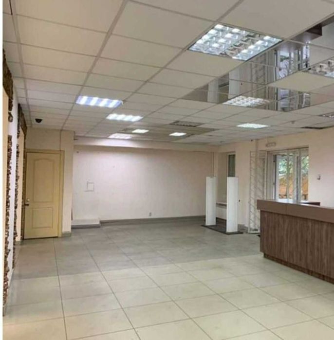 Продам Торгове примiщення пр.Л.Лукьяненка 41