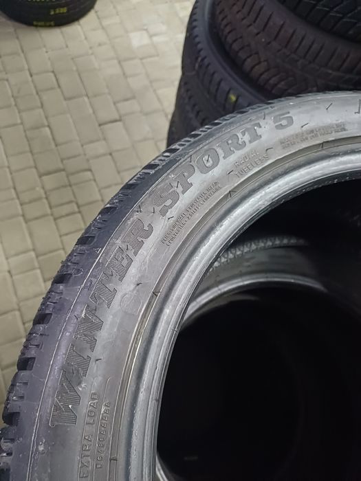 Комплект зимових шин Dunlop 245/45R18 245.45Р18