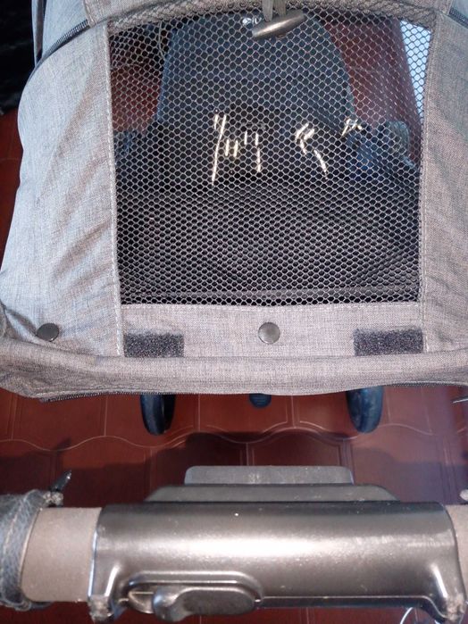 Carrinho Bebé NIU em Excelente Estado - Conforto e Estilo - COMO NOVO!