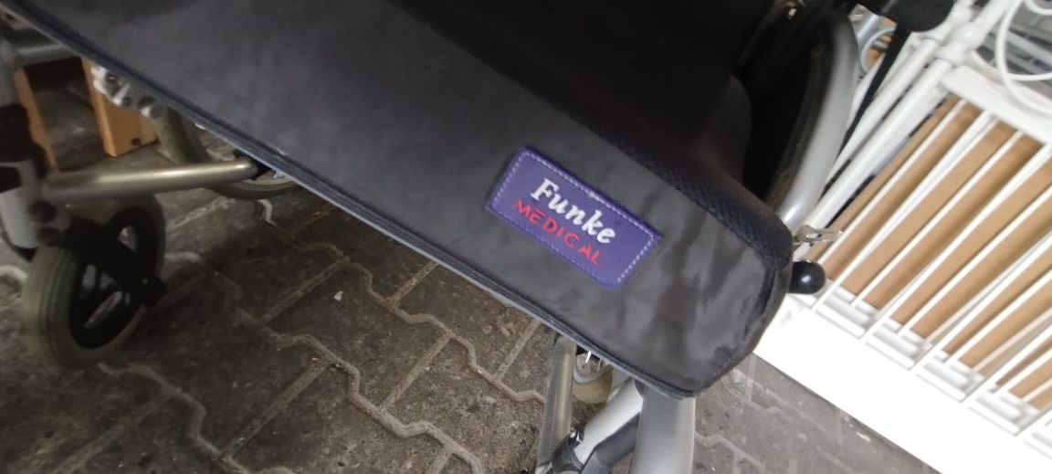 Wózek inwalidzki Pyro Start Plus firmy  B+B Aluminium