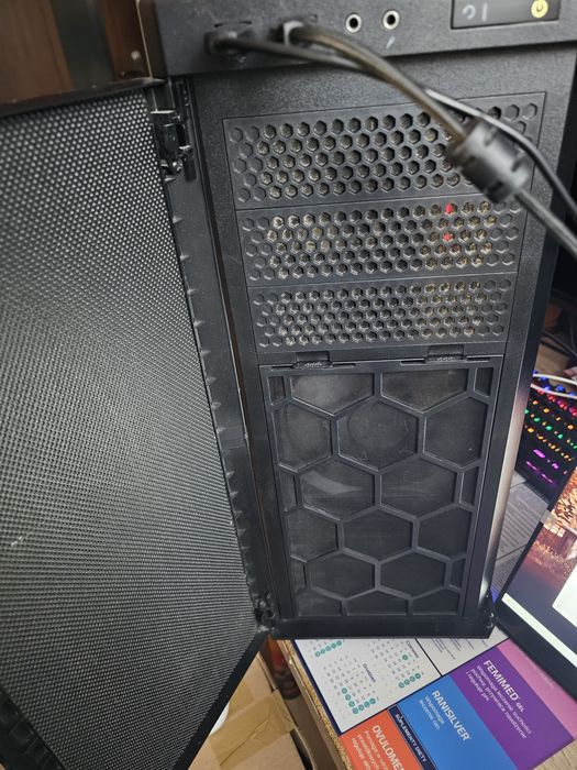 Komputer stacjonarny,gamingowy i5 4690k 16 GB pamięci,dysk 128 GB Rade